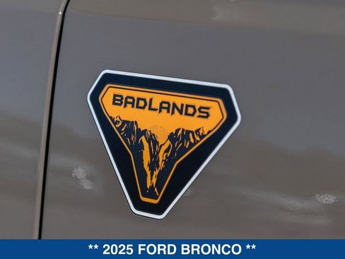 New 2025 Ford Bronco Badlands image 14