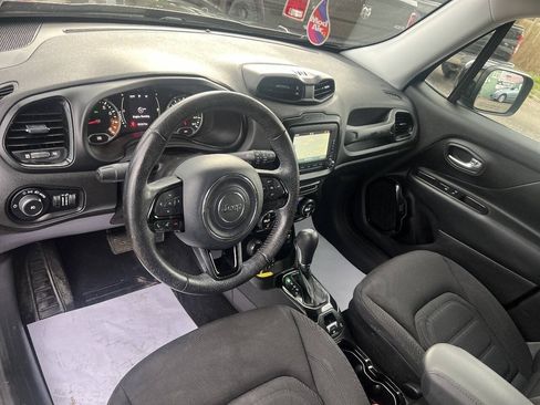Used 2016 Jeep Renegade Latitude AWD/4WD image 12