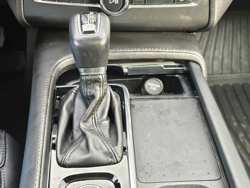 Certified 2022 Volvo XC90 T5 Momentum w/ Climate Package image 28