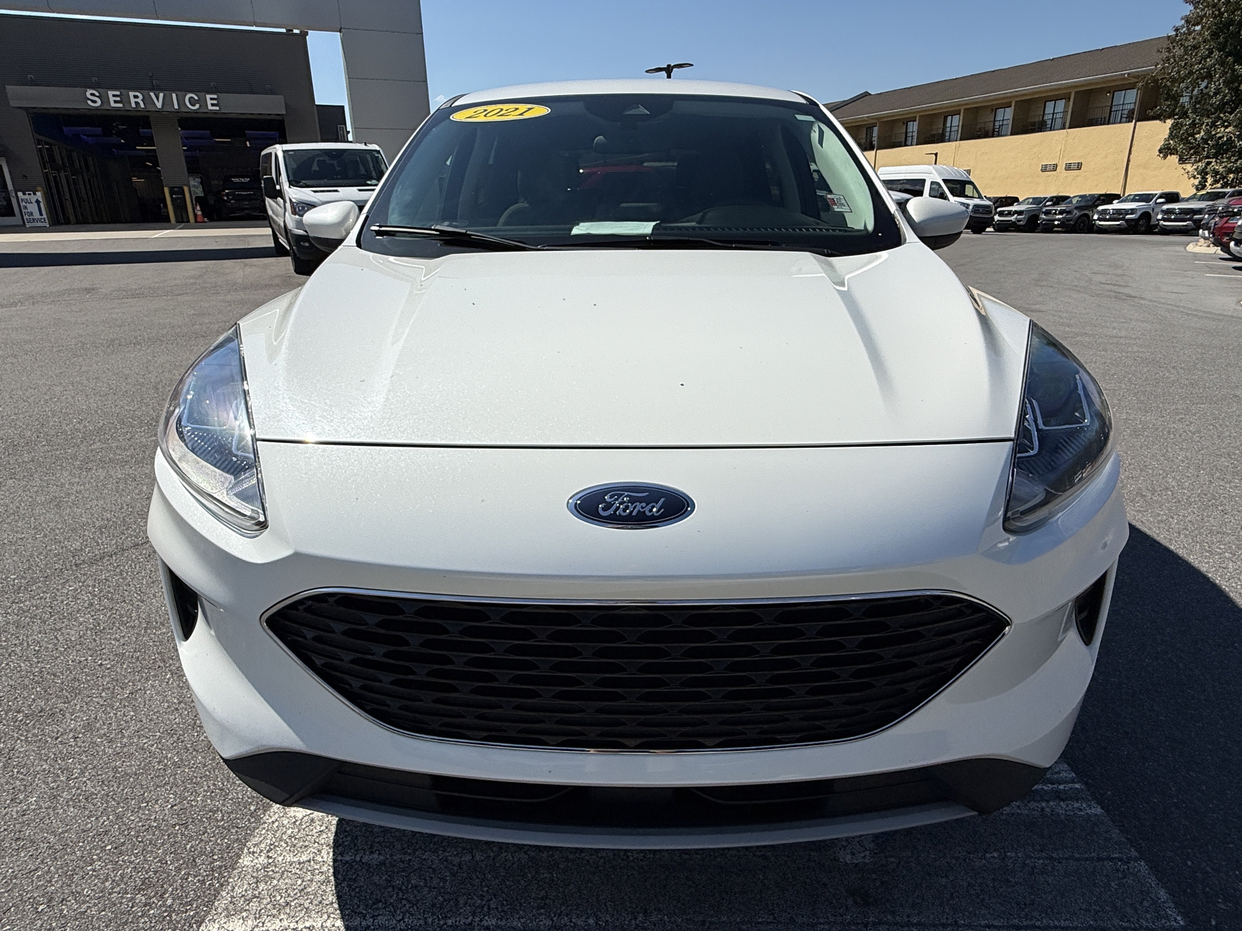 Used 2021 Ford Escape SE w/ Convenience Package AWD/4WD image 2