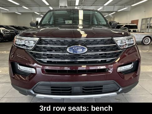 Used 2023 Ford Explorer XLT w/ Equipment Group 202A AWD/4WD image 19
