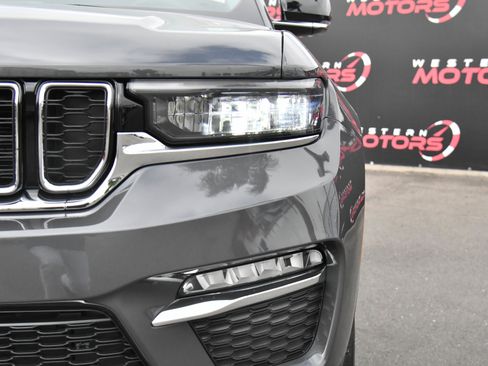 Used 2023 Jeep Grand Cherokee 4WD 4xe image 11