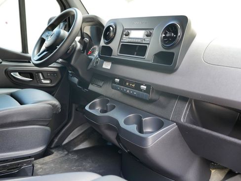 Used 2021 Mercedes-Benz Sprinter 3500 image 16