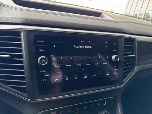 Used 2018 Volkswagen Atlas SE w/ R-Line Package FWD image 22
