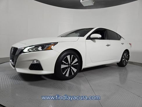 Used 2021 Nissan Altima 2.5 SV w/ SV Premium Package image 2
