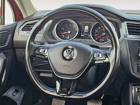 Used 2018 Volkswagen Tiguan SEL FWD image 14