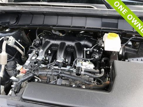 Used 2025 Nissan Pathfinder SV image 10