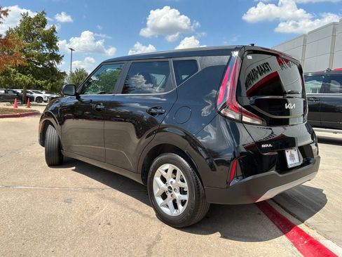Used 2025 Kia Soul FWD image 8
