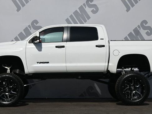 Used 2018 Toyota Tundra SR5 w/ SR5 Upgrade Package image 8