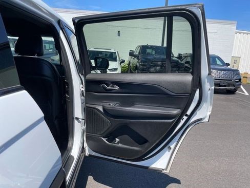 Certified 2023 Jeep Grand Cherokee L Laredo AWD/4WD image 17