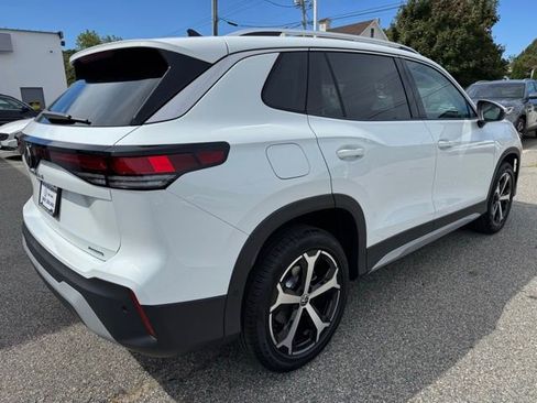 New 2025 Volkswagen Tiguan SE image 5