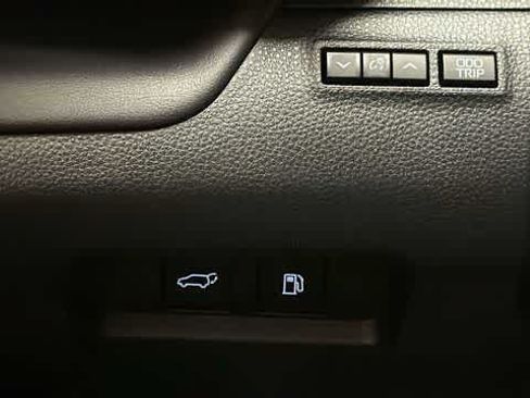 Used 2025 Toyota Crown Signia w/ Advanced Technology Package AWD/4WD image 16