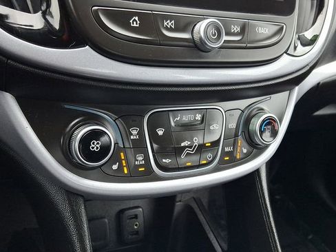 Used 2018 Chevrolet Volt LT w/ Comfort Package image 15