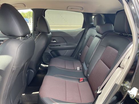 New 2026 Nissan Kicks SR w/ Cold Weather Package image 17