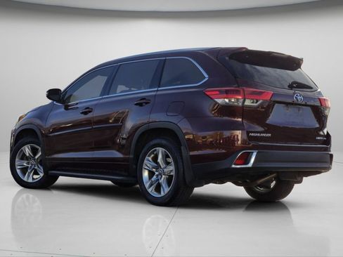 Used 2017 Toyota Highlander Limited image 6