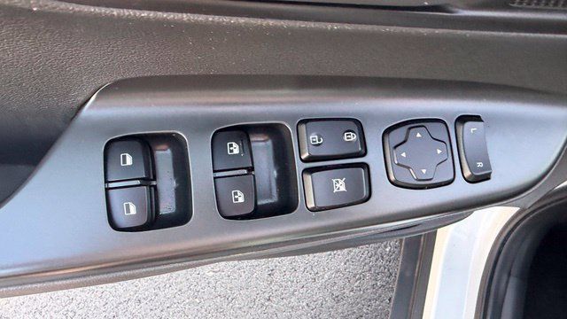 Used 2023 Hyundai Kona SEL AWD/4WD image 15