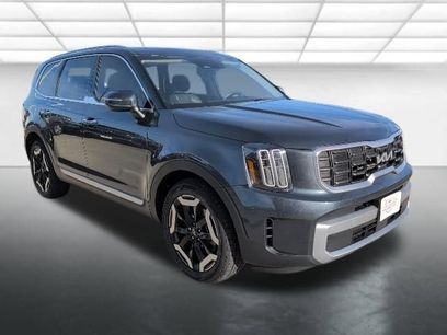 Used 2023 Kia Telluride S w/ S Sunroof Package
