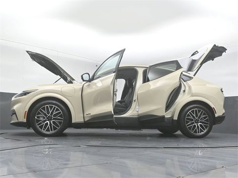 Used 2025 Ford Mustang Mach-E Premium image 53