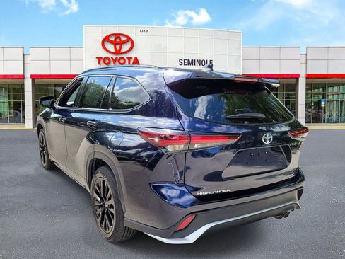 Used 2025 Toyota Highlander XSE AWD/4WD image 4