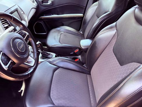 Used 2019 Jeep Compass Latitude AWD/4WD image 9