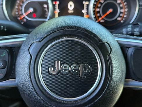 Used 2019 Jeep Wrangler Unlimited Sahara AWD/4WD image 26