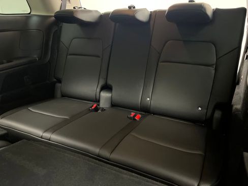 Used 2025 Nissan Pathfinder SL image 31