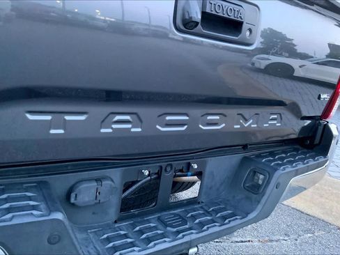 Used 2019 Toyota Tacoma SR5 RWD image 30