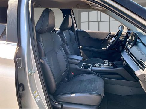 Used 2024 Mitsubishi Outlander SE Black Edition AWD/4WD image 7