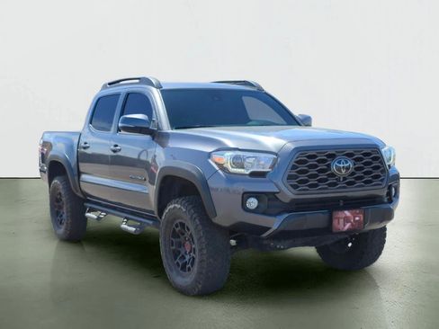 Used 2021 Toyota Tacoma TRD Off-Road w/ Technology Package AWD/4WD image 8