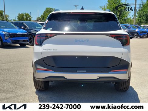New 2026 Kia Sportage EX w/ EX Panorama Roof Package FWD image 5