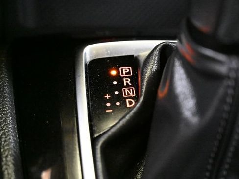 Used 2017 Nissan Rogue SV AWD/4WD image 26