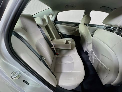 Used 2019 Hyundai Sonata SE w/ Cargo Package FWD image 24