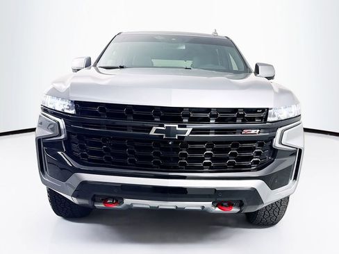 Used 2023 Chevrolet Tahoe Z71 w/ Luxury Package AWD/4WD image 2