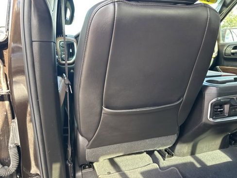 Used 2019 Chevrolet Silverado 1500 High Country w/ Technology Package image 38