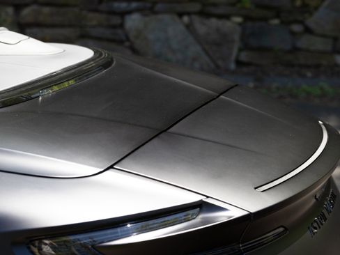 Used 2025 Aston Martin DB12 Convertible RWD image 17