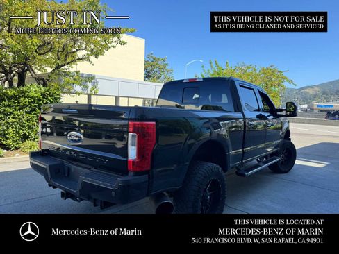 Used 2017 Ford F250 XLT w/ XLT Premium Package AWD/4WD image 5