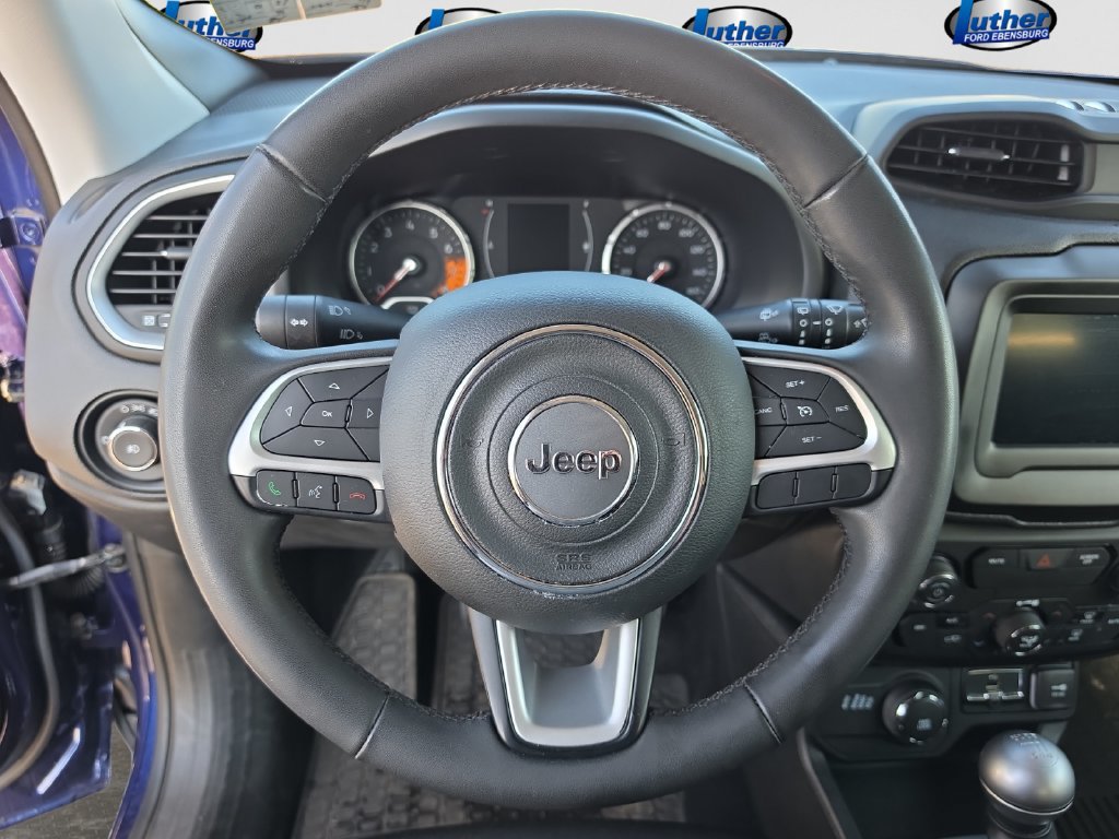 Used 2018 Jeep Renegade Latitude AWD/4WD image 17