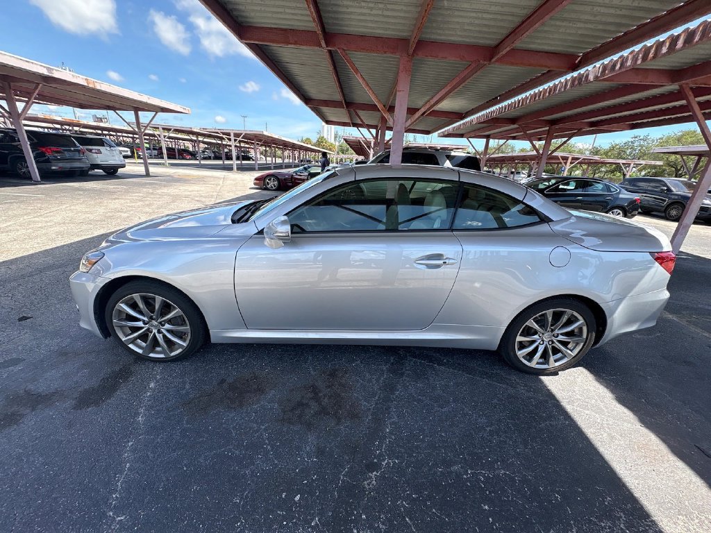 Used 2013 Lexus IS 350C w/ Luxury Pkg RWD image 4