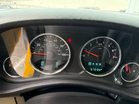 Used 2015 Jeep Wrangler Unlimited Sport w/ Connectivity Group AWD/4WD image 19