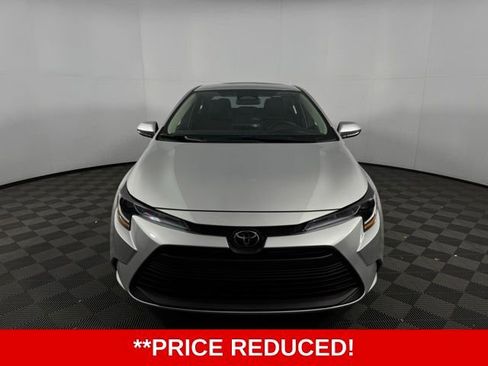 Used 2026 Toyota Corolla LE image 2