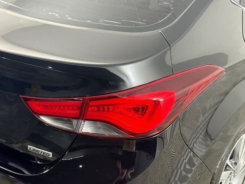 Used 2016 Hyundai Elantra Limited image 34