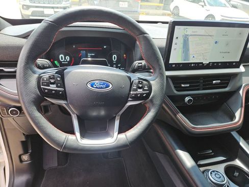 Used 2025 Ford Explorer ST-Line w/ ST-Line Street Pack AWD/4WD image 17