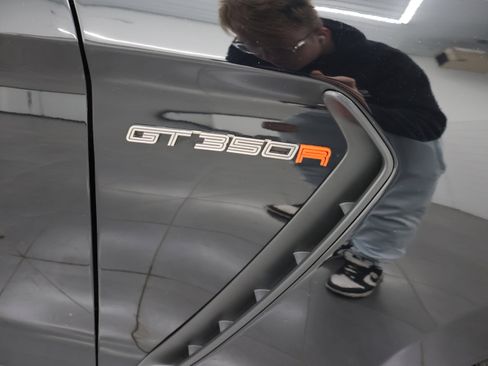 Used 2016 Ford Mustang Shelby GT350R w/ GT350R Equipment Group 920A image 21