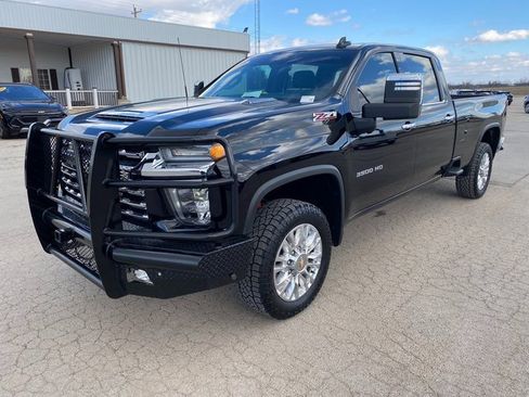 Used 2020 Chevrolet Silverado 3500 LTZ w/ LTZ Premium Package image 2
