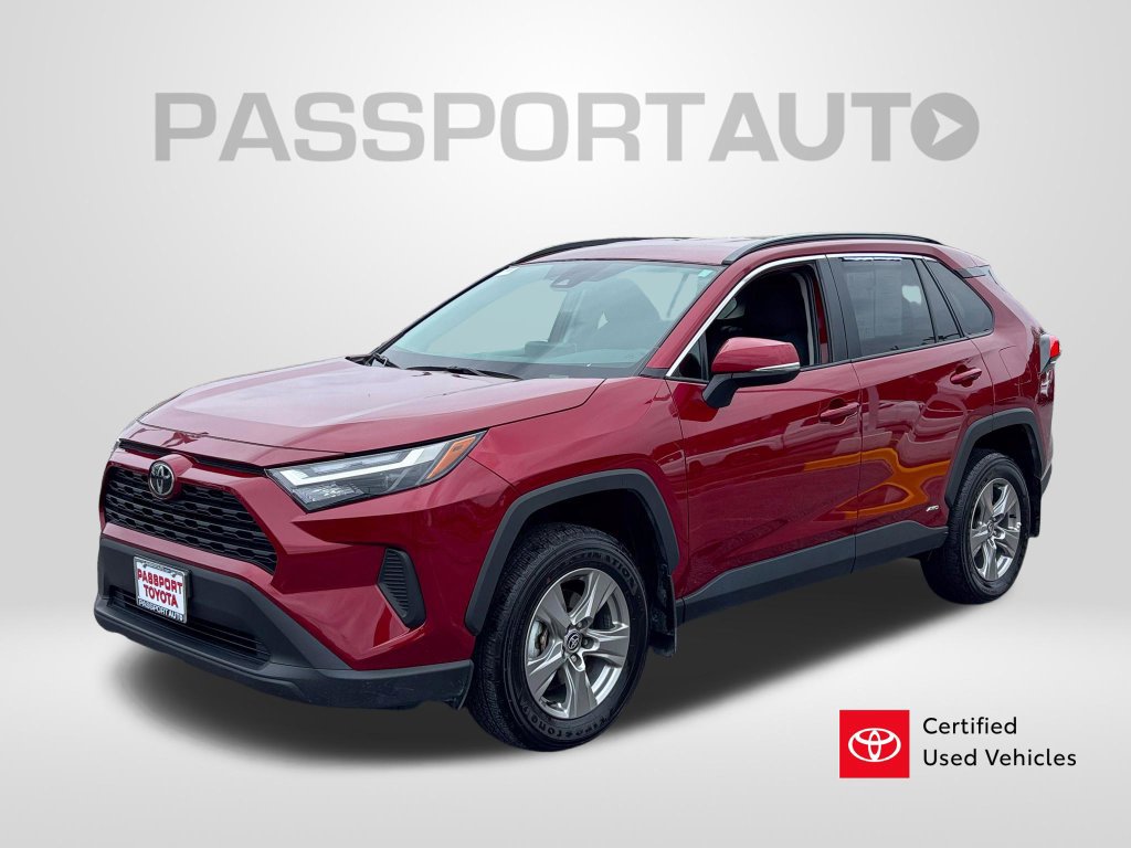 Certified 2025 Toyota RAV4 XLE AWD/4WD image 1