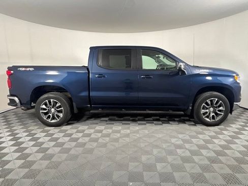 Used 2022 Chevrolet Silverado 1500 LT AWD/4WD image 36