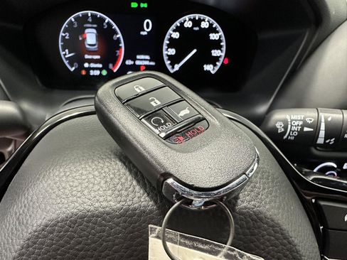 Certified 2025 Honda HR-V Sport image 29