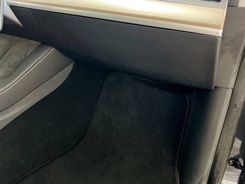 Used 2024 Tesla Model Y Long Range image 34