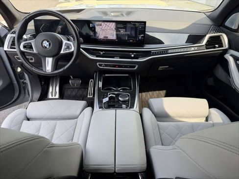 Used 2023 BMW X7 xDrive40i w/ M Sport Package AWD/4WD image 16