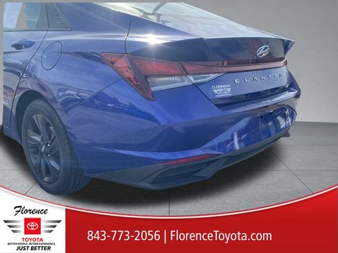 Used 2023 Hyundai Elantra SEL image 11